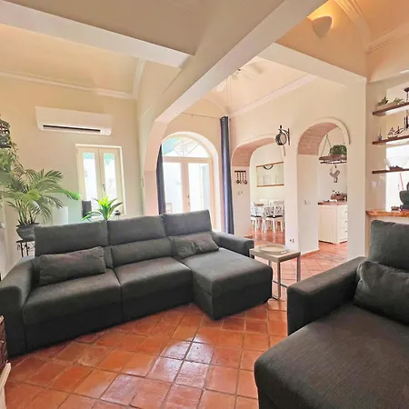 Semesterbostad Casa Querida -